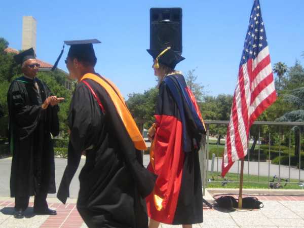 Grad 034.jpg 6/18/2006 5:58:20 PM